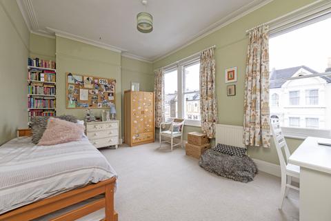 24 Honeywell Road, London, SW11 6EG