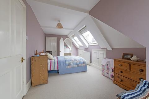 24 Honeywell Road, London, SW11 6EG