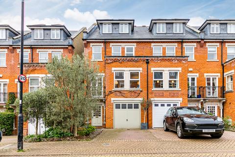 11 Walsingham Place, London, SW4 9RR