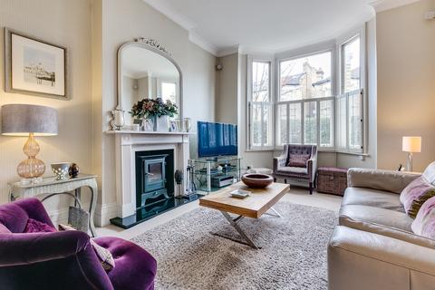 52 Sarsfeld Road, London, SW12 8HN