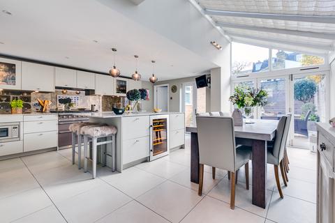 52 Sarsfeld Road, London, SW12 8HN