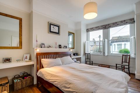 155 Ravenslea Road, London, SW12 8RT