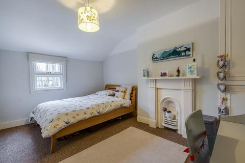 155 Ravenslea Road, London, SW12 8RT