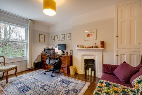155 Ravenslea Road, London, SW12 8RT
