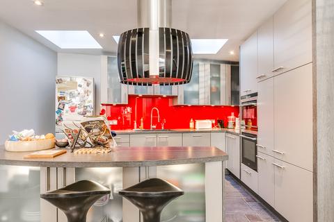 9 Rossiter Road, London, SW12 9RY