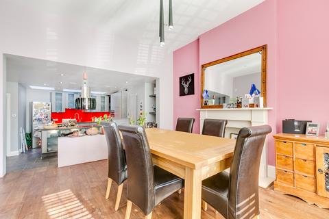 9 Rossiter Road, London, SW12 9RY