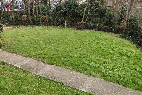 166 Stonecot Hill, Sutton, SM3 9HU