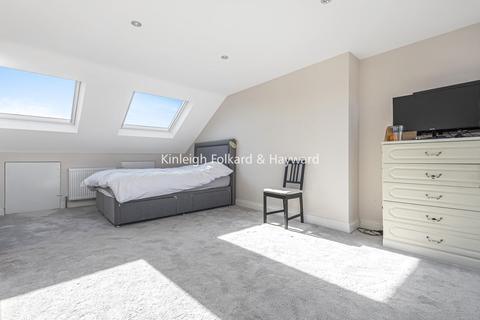 113 Fordel Road, London, SE6 1XT