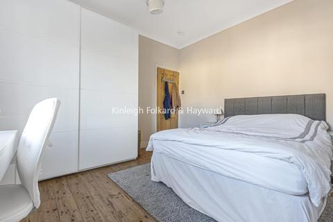 113 Fordel Road, London, SE6 1XT