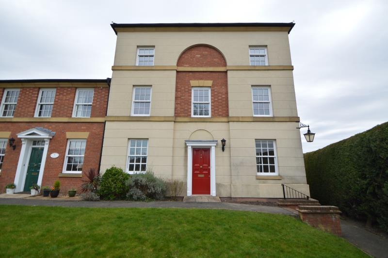 17 Thomas Court, Carline Fields... 2 bed apartment £700 pcm (£162 pw)