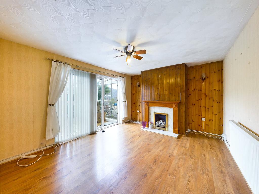 Brynifor, Mountain Ash, Rhondda Cynon Taff, CF45 3 bed semidetached