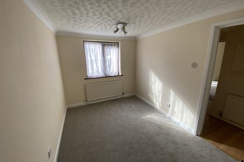 2 bedroom flat to rent - Padbury House