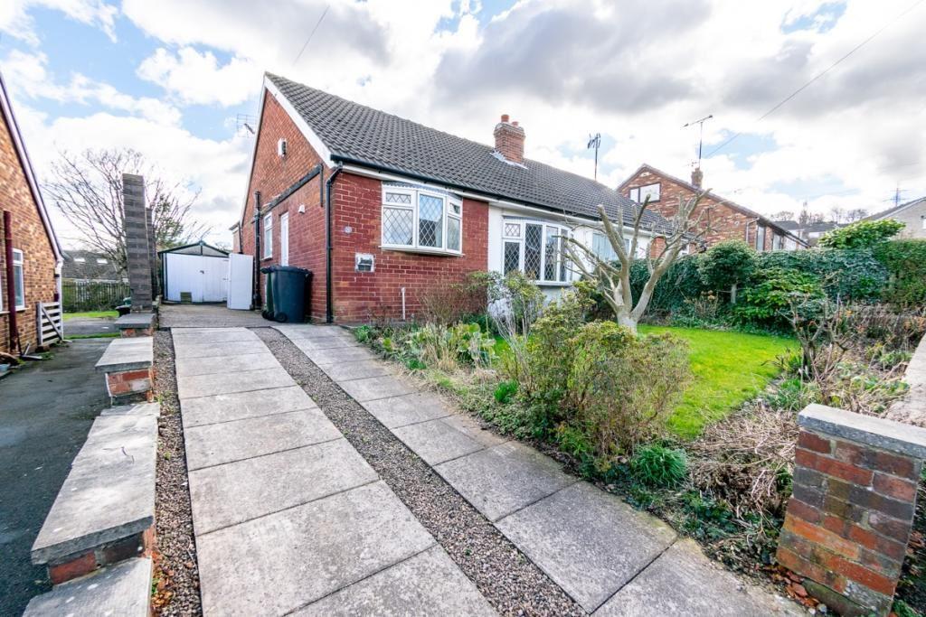 Milton Avenue, Liversedge, West Yorkshire, WF15 7BD 3 bed bungalow £