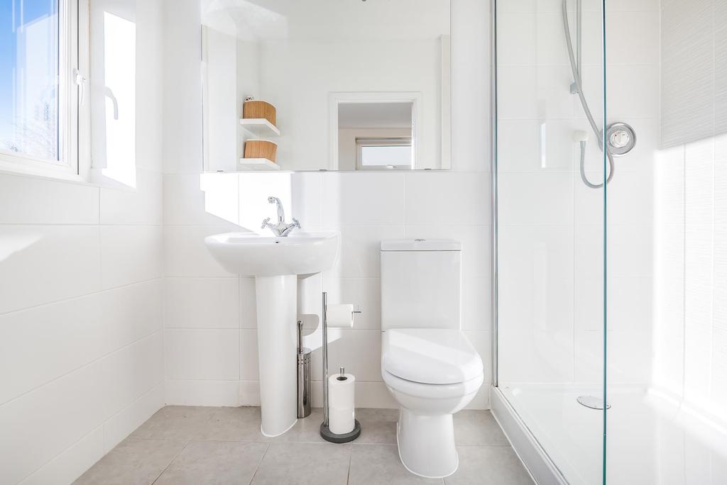 Shower Room En-suite