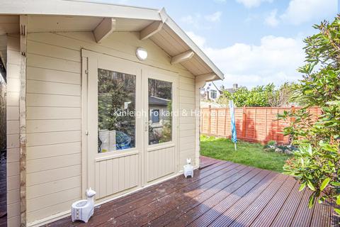 25 Links Way, Beckenham, BR3 3DG