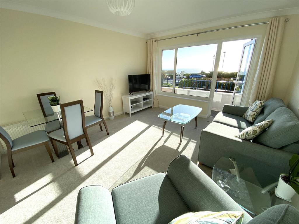 Dolphin Court, Cliff Road, Eastbourne, BN20 2 bed apartment £299,000