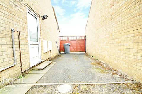 69 Squires Gate, Gunthorpe, Peterborough, PE4 7BU
