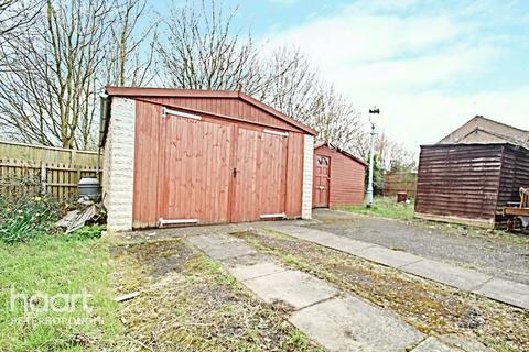 69 Squires Gate, Gunthorpe, Peterborough, PE4 7BU