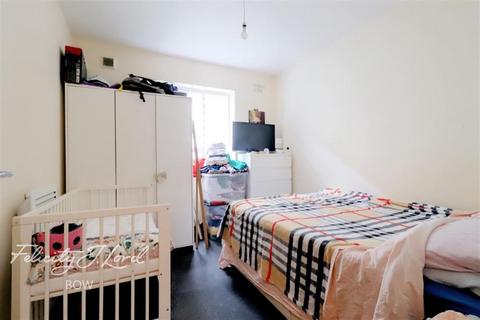 1 bedroom flat to rent, Padstone House, E3