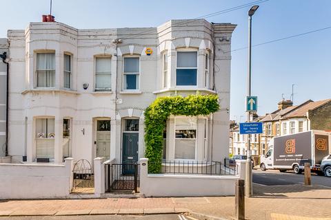 43 Tonsley Place, London, SW18 1BH