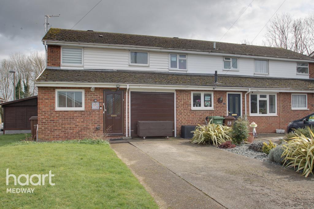 Moor Park Close, Gillingham 3 bed end of terrace house £340,000