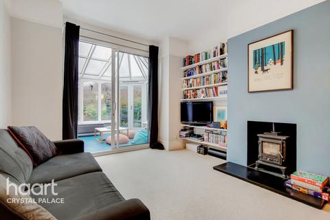 28 Burgoyne Road, London, SE25 6JT