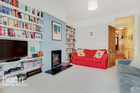 28 Burgoyne Road, London, SE25 6JT