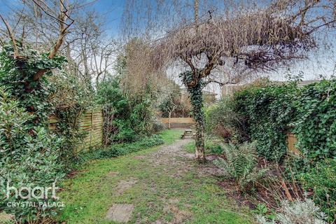28 Burgoyne Road, London, SE25 6JT