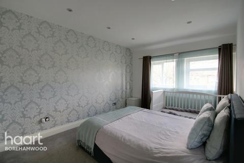 5 Stretton Way, Borehamwood, WD6 4AP