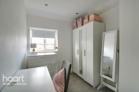 5 Stretton Way, Borehamwood, WD6 4AP