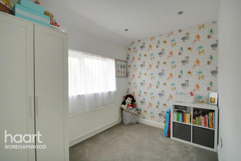5 Stretton Way, Borehamwood, WD6 4AP