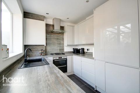 5 Stretton Way, Borehamwood, WD6 4AP