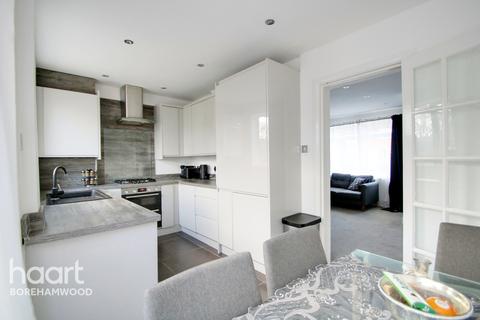 5 Stretton Way, Borehamwood, WD6 4AP