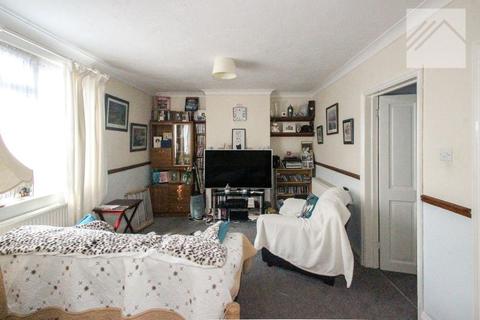 586b Rainham Road South, Dagenham, RM10 7XD