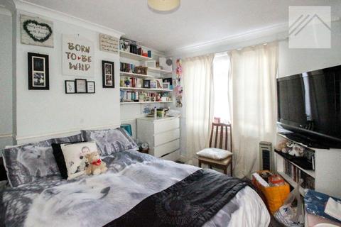 586b Rainham Road South, Dagenham, RM10 7XD