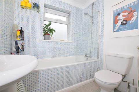 69 Clover Rise, Whitstable, CT5 3HT