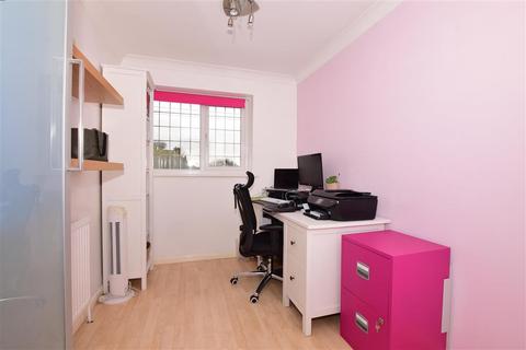 69 Clover Rise, Whitstable, CT5 3HT