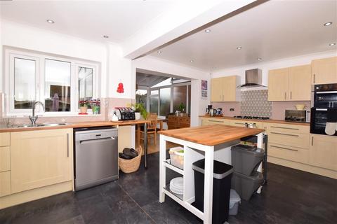 69 Clover Rise, Whitstable, CT5 3HT