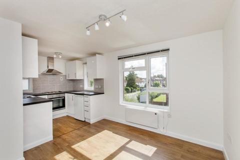 17 Mercer Place, Pinner, HA5 3UH