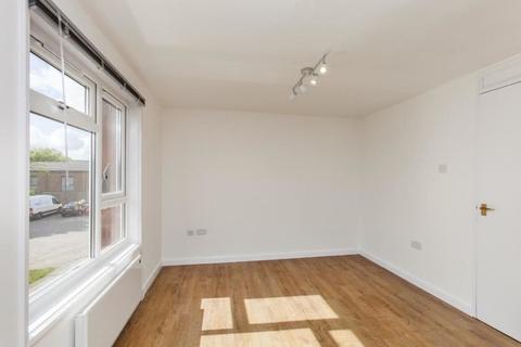 17 Mercer Place, Pinner, HA5 3UH