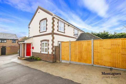 3 Coopers Mews, Ongar, CM5 9AJ
