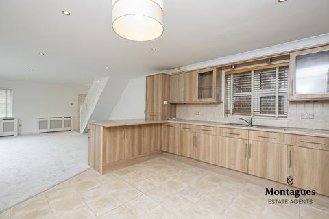 3 Coopers Mews, Ongar, CM5 9AJ