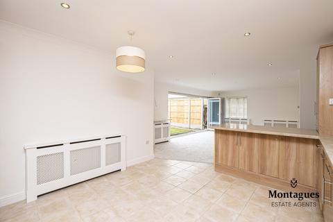 3 Coopers Mews, Ongar, CM5 9AJ