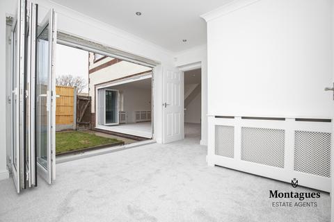 3 Coopers Mews, Ongar, CM5 9AJ