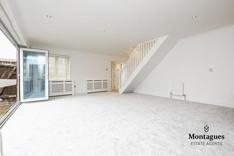 undefined, Coopers Hill, Ongar, CM5