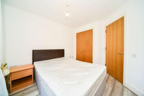 1 bedroom flat to rent, St Davids Square, Docklands, London