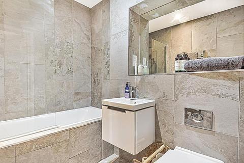 Flat 3, Bury Fields House Bury Fields, Guildford, GU2 4AD