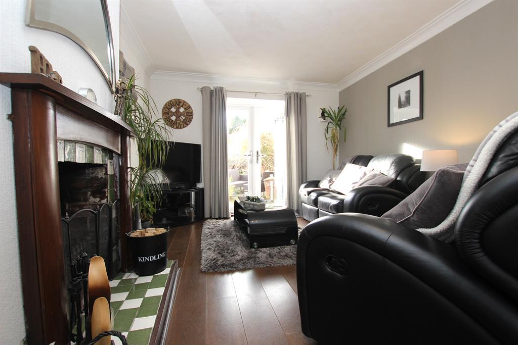 Birch Hall Avenue, Darwen, BB3 0JB 3 bed semidetached house £130,000