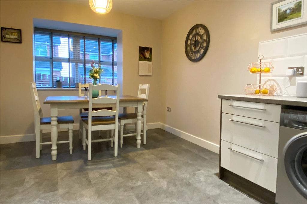 Kitchen/Dining Area