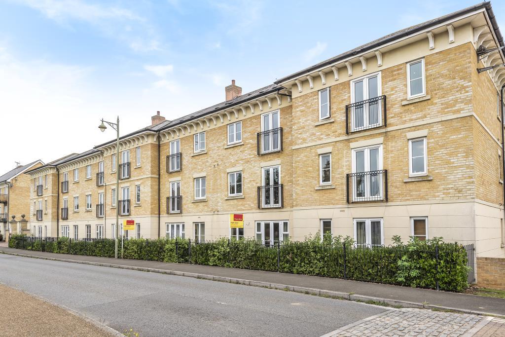 Carterton, Oxfordshire, OX18 2 bed flat for sale £165,000